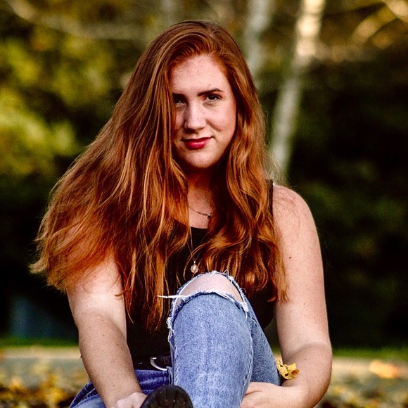 Meet your Posher, Danielle - Picture 1 of 1